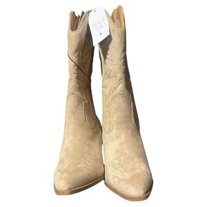 Time and Tru Women’s Western Ankle Boots Size 9 Sand Faux Suede Zip Block Heel